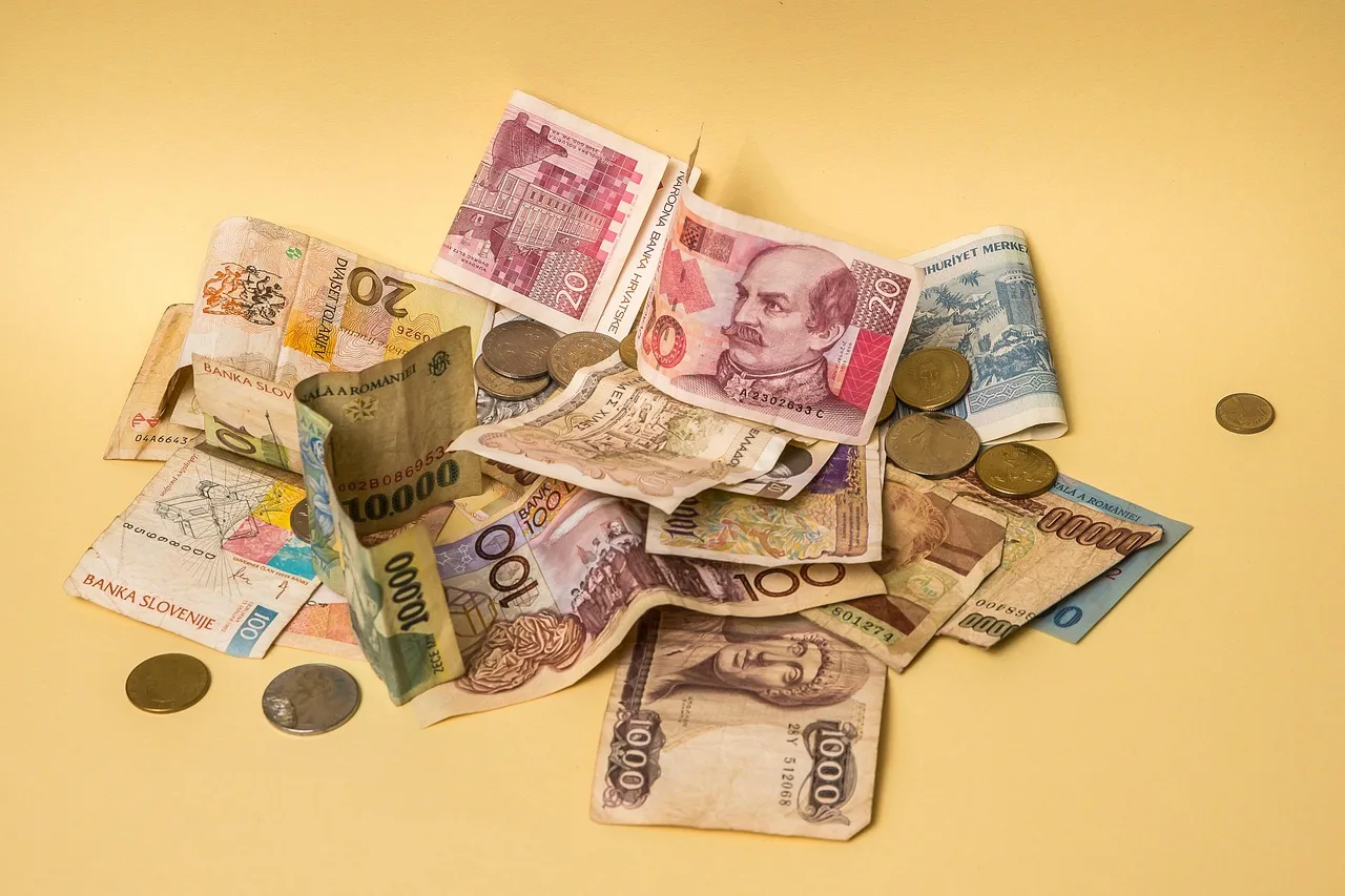 money, dollar bill, currency, pay, cash, banknotes, financing, credit. Acquisition Financing Review: How to Read an Offer