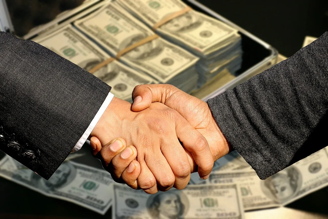 conclusion of contract, handshake, trade, business, profit, black money, control, treasury, sale, to buy, selling, commercial, shopping, money case, currency, money, contract, dollar, shaking hands, handshake, profit, selling, selling, selling, selling, selling. Closing and integration examples: five late stage failures and the fix for each
