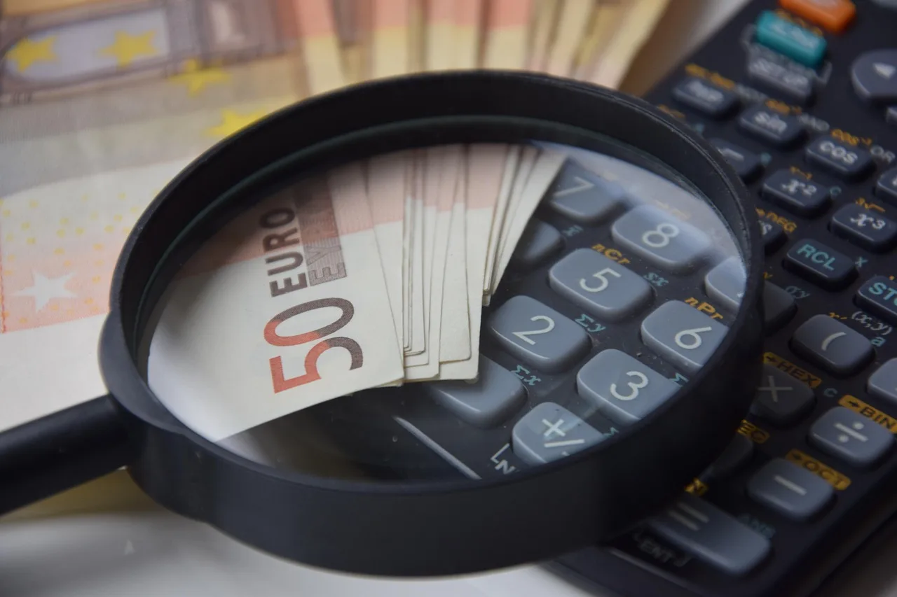 money, money calculator, calculator, calculation, price, cost, table, how to calculate, computer, calculate, mathematics, pay, finance, save up, input, money, calculator, price, price, price, price, cost, cost, cost, cost, cost. Rules for using a valuation calculator without letting it decide the price