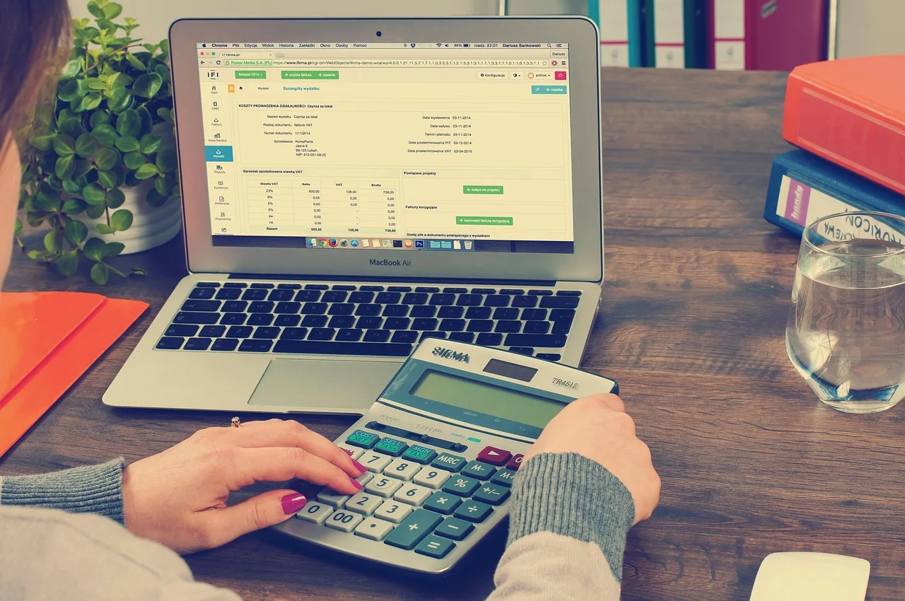 bookkeeping, accounting, taxes, settlement, calculator, money, business, finance, billing, documents, office, desk, secretariat, macbook, binder, folders, bookkeeping, bookkeeping, bookkeeping, accounting, accounting, accounting, accounting, accounting, taxes, calculator, money, money, money, finance, finance, finance, finance, billing. Valuation methods start from two definitions of profit, and that is where they diverge